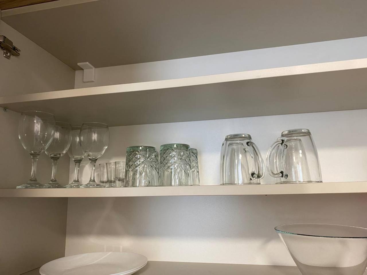 Perla Hradce 101 Apartment ฮราเดตสคราโลเว ภายนอก รูปภาพ